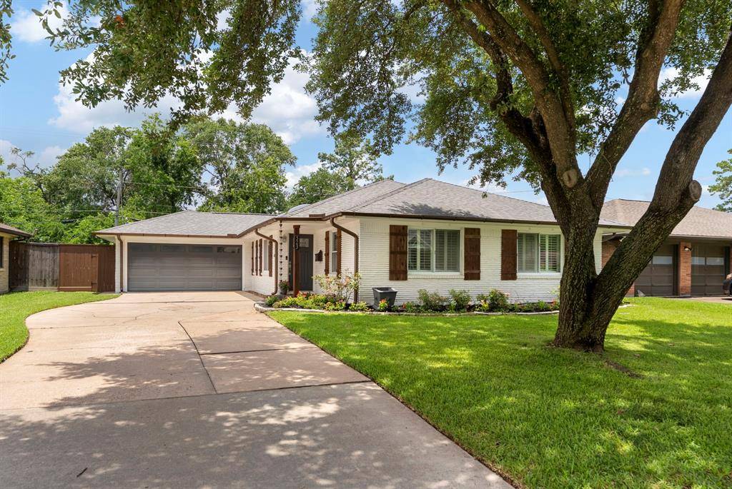 Houston, TX 77018,523 Azaleadell DR