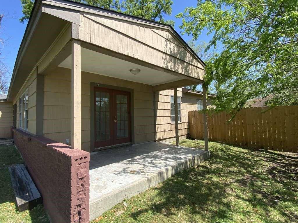 Baytown, TX 77520,104 Yaupon DR