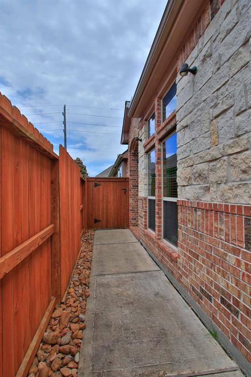 Cypress, TX 77433,19026 N Highlands Bayou DR