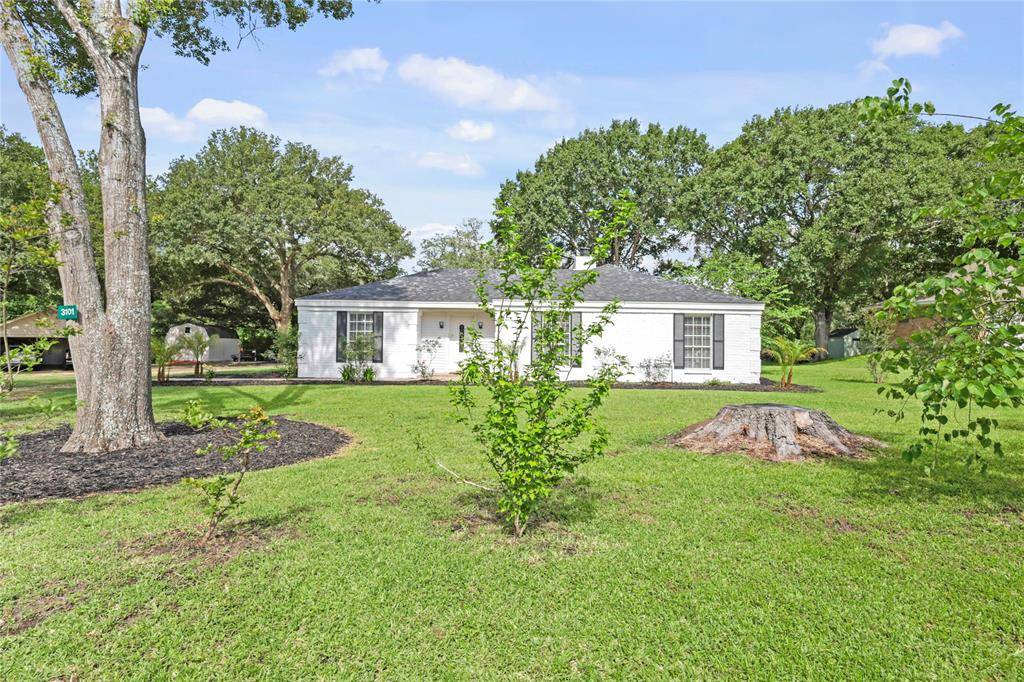 Brenham, TX 77833,3101 Possum Trot ST