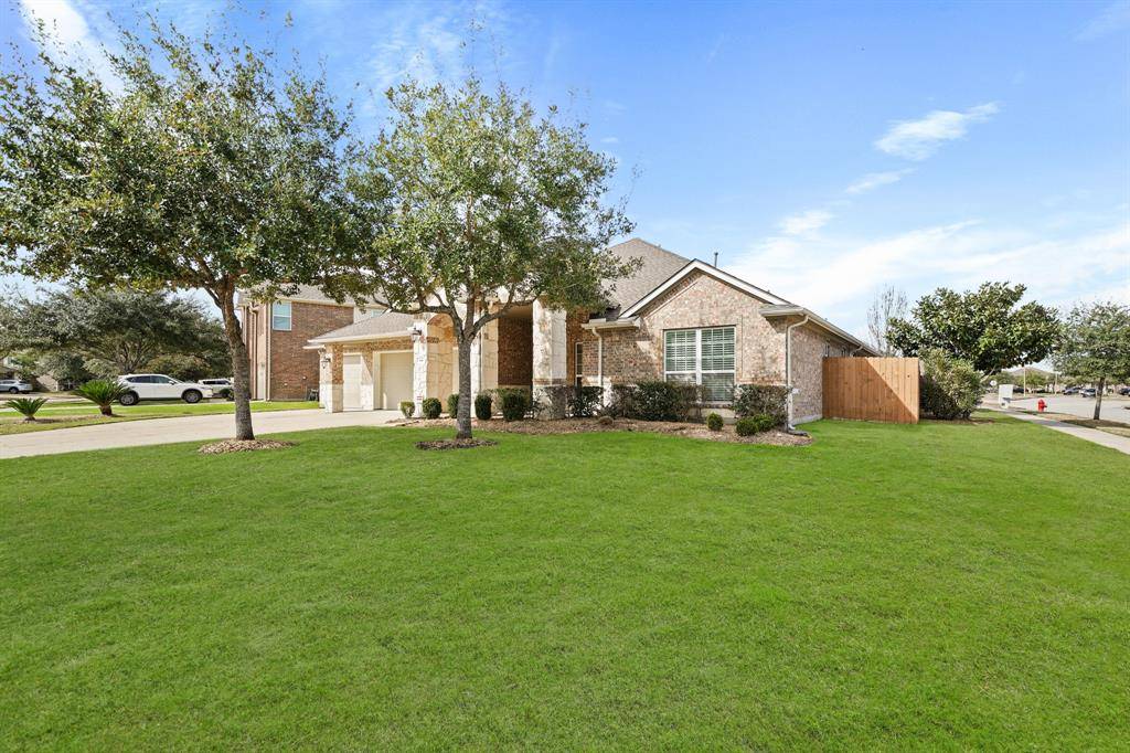 League City, TX 77573,998 Astoria LN