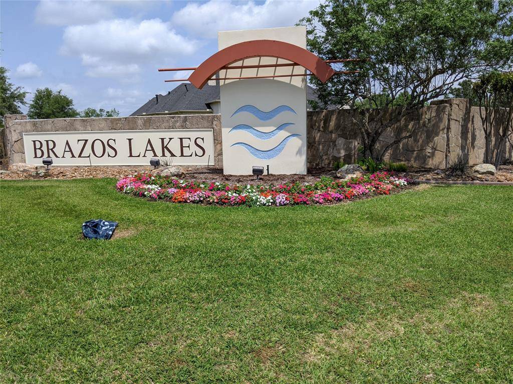 Richmond, TX 77469,5918 Brazos Lakes DR