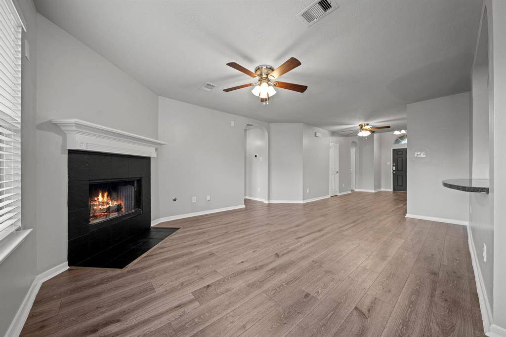 Pinehurst, TX 77362,32102 Decker Oaks DR