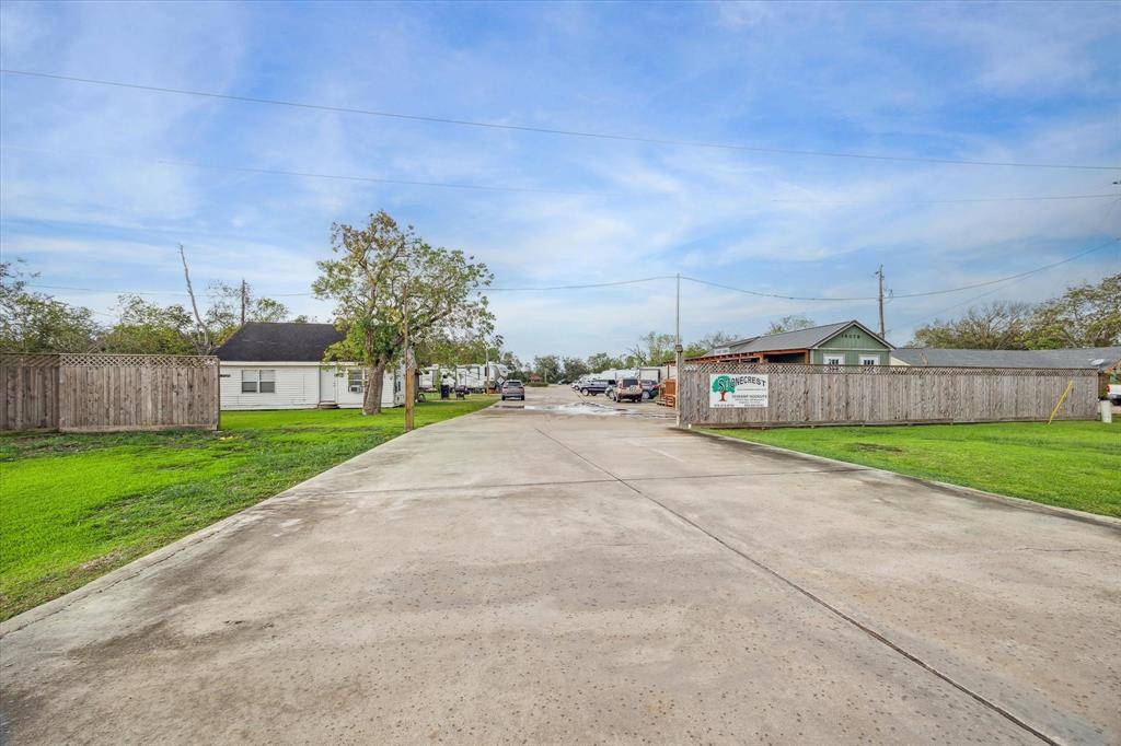 Angleton, TX 77515,14078 S Highway 288B