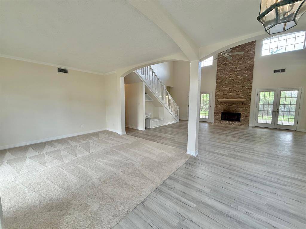 Port Neches, TX 77651,302 Buckingham DR