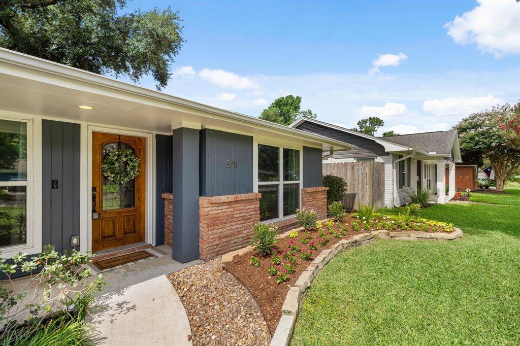 Houston, TX 77092,5011 Poinciana DR