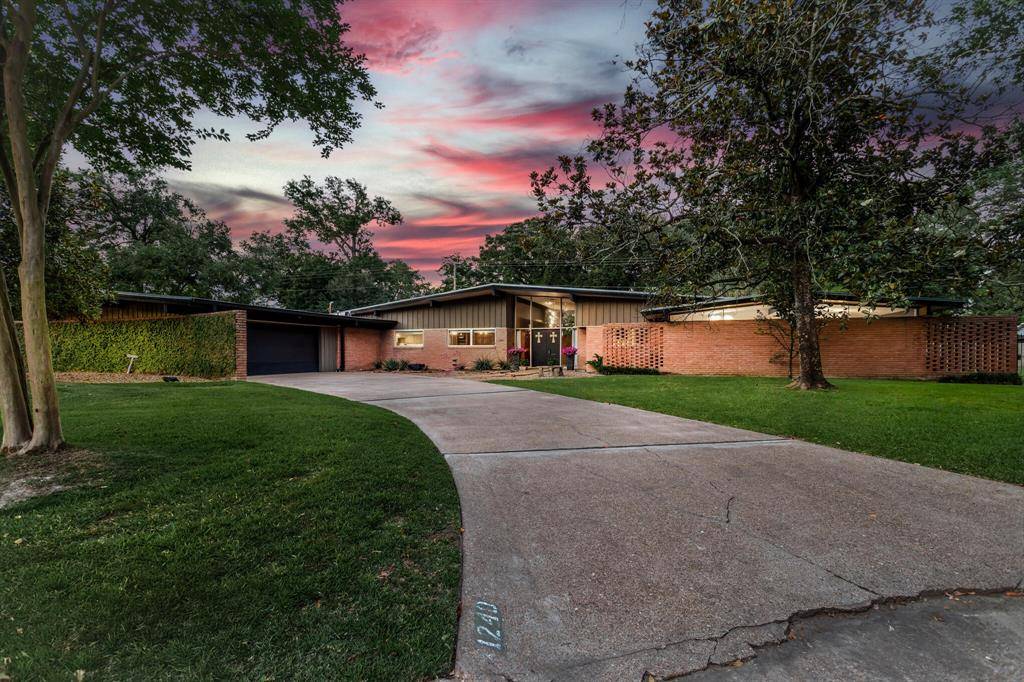 Beaumont, TX 77706,1240 Oakcrest CIR
