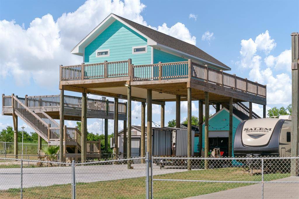 Crystal Beach, TX 77650,908 East RD