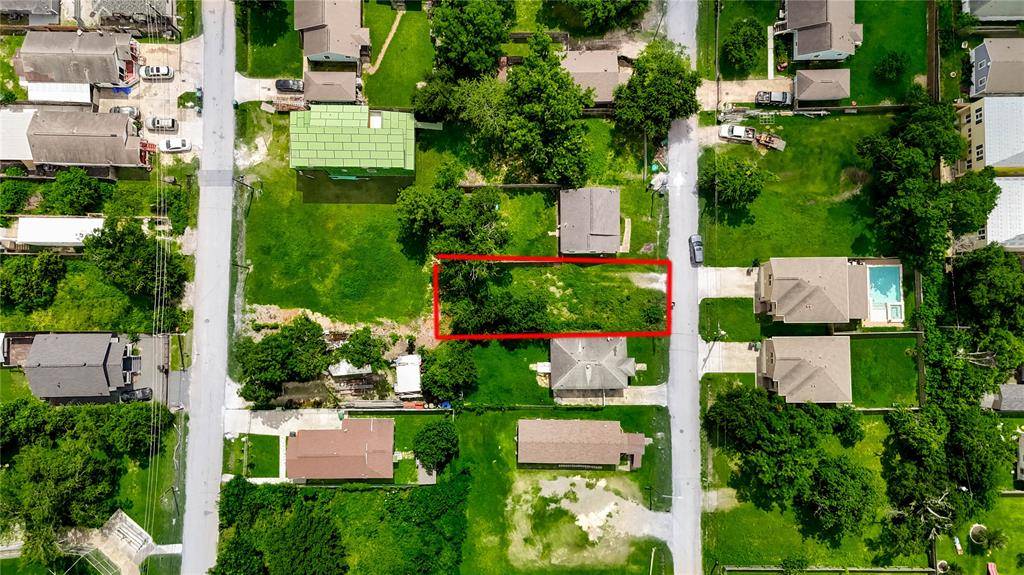 Houston, TX 77022,1003 E 39th ST