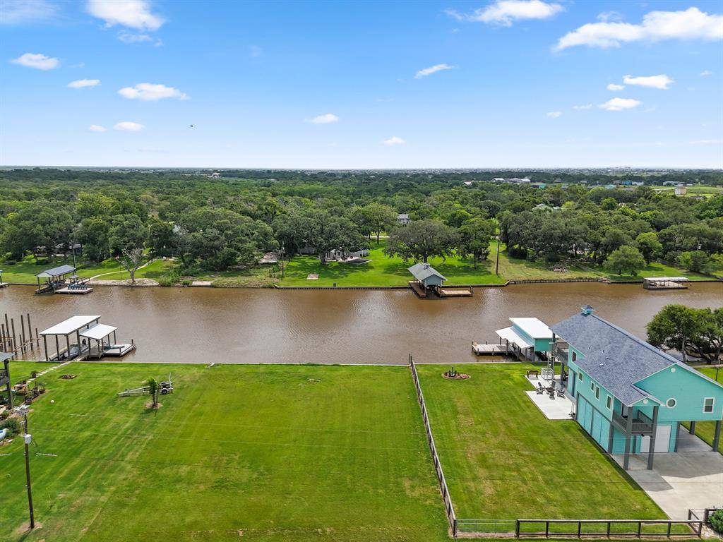 Sargent, TX 77414,7 County Road 291 RD
