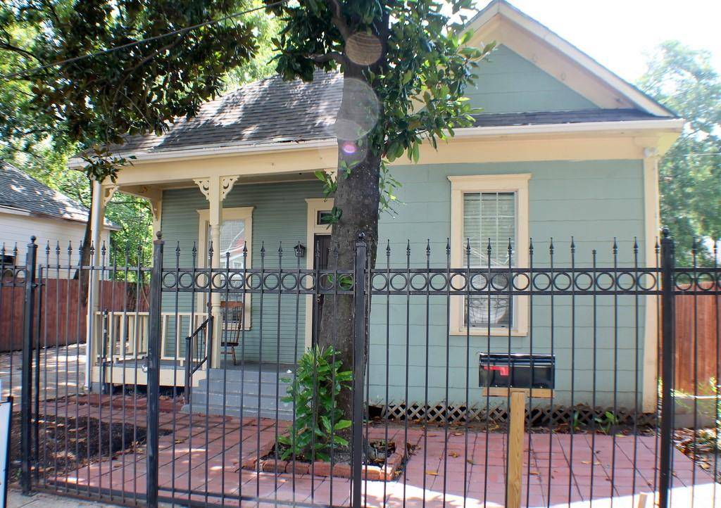 Houston, TX 77009,1611 Chapman ST