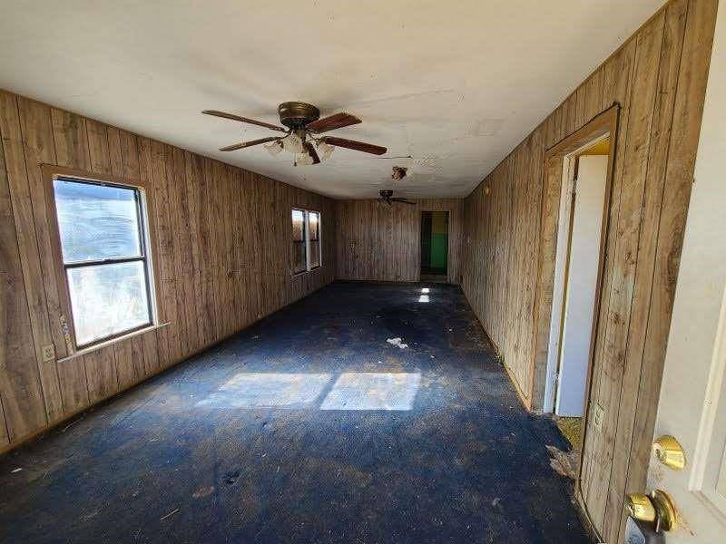 Electra, TX 76360,503 N Electra ST