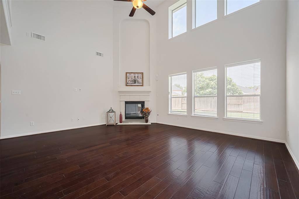 Sugar Land, TX 77479,4142 Regal Stone LN