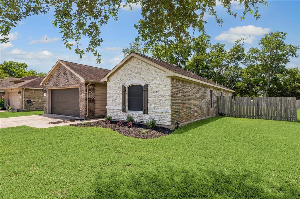 Hitchcock, TX 77563,7002 Twin CRK