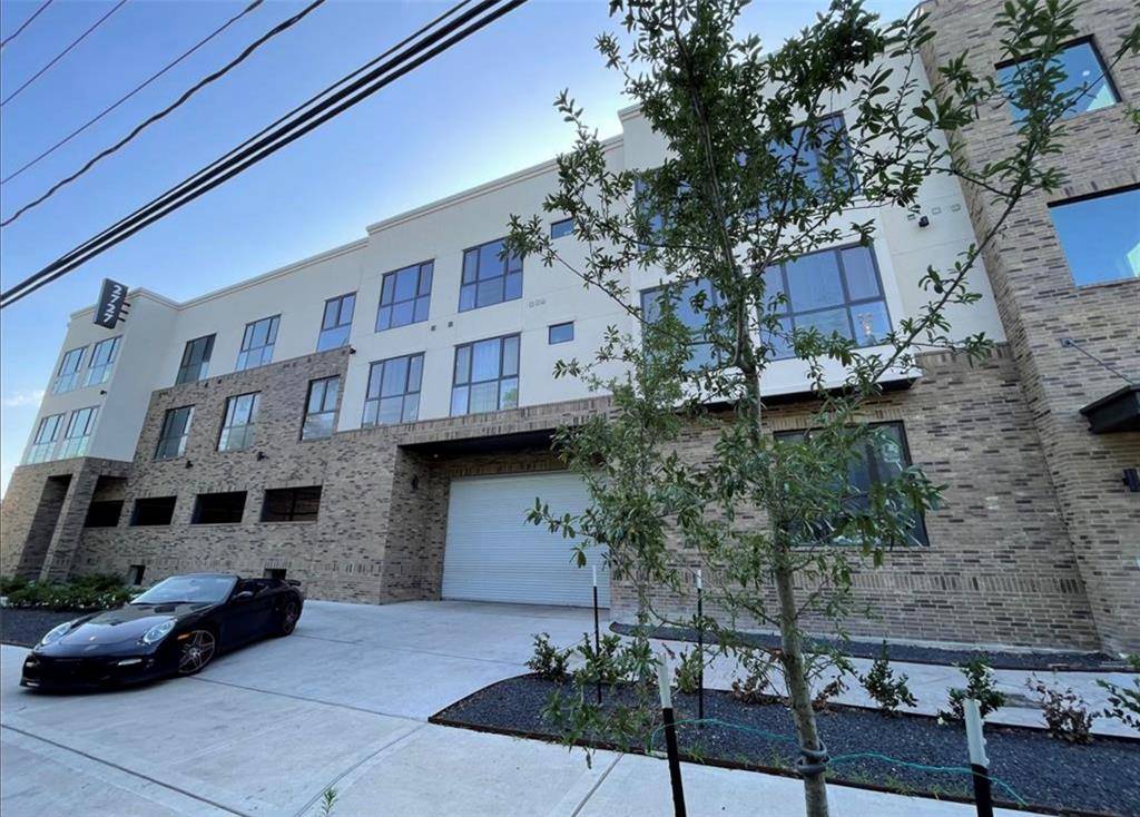 Houston, TX 77009,2727 Houston AVE #311