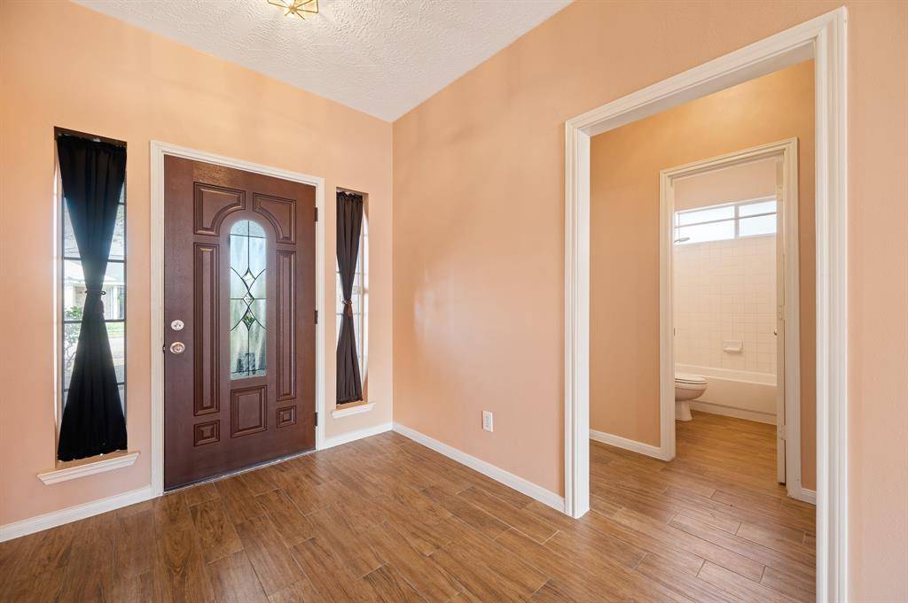 Houston, TX 77083,13431 Agarita LN