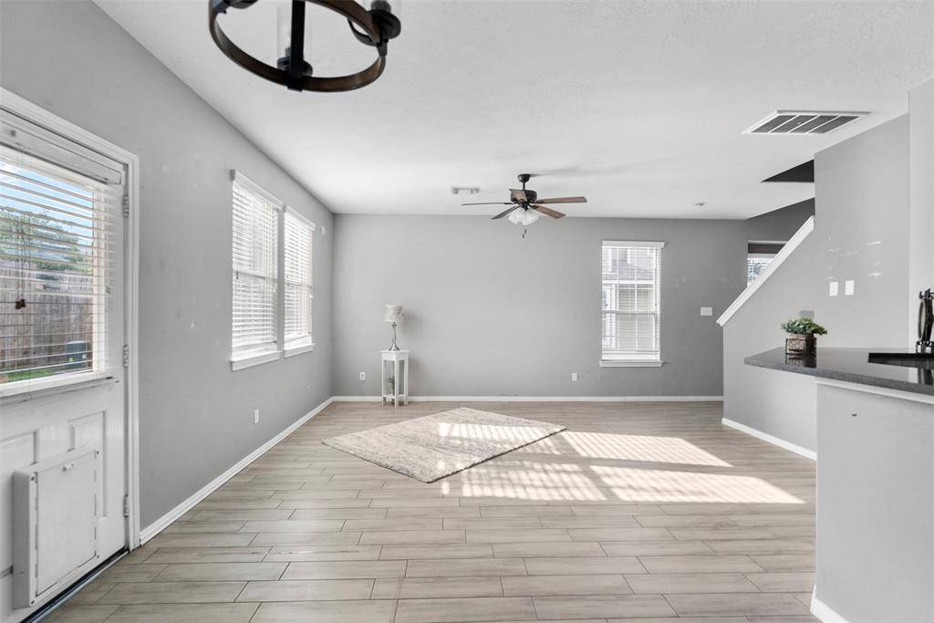 Dickinson, TX 77539,341 Brandy Ridge LN