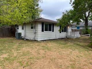 Highlands, TX 77562,210 Avenue D