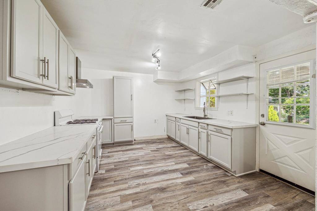 Pasadena, TX 77506,1427 Hankamer ST