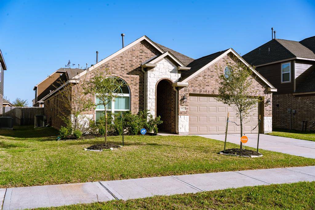 Rosenberg, TX 77471,1827 Walnut Green CIR