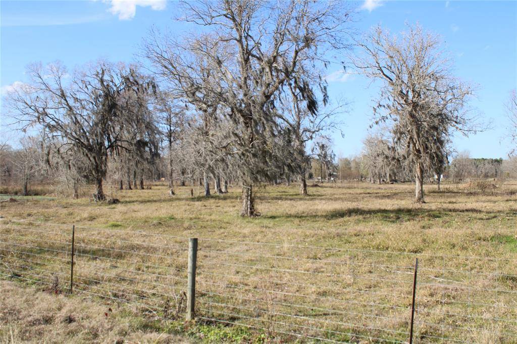 Hardin, TX 77575,370 County Road 2108 W Of