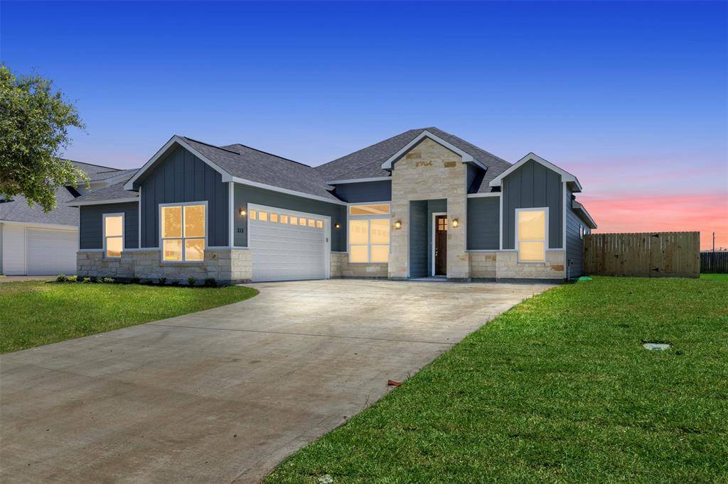 Columbus, TX 78934,155 Oak Cluster DR