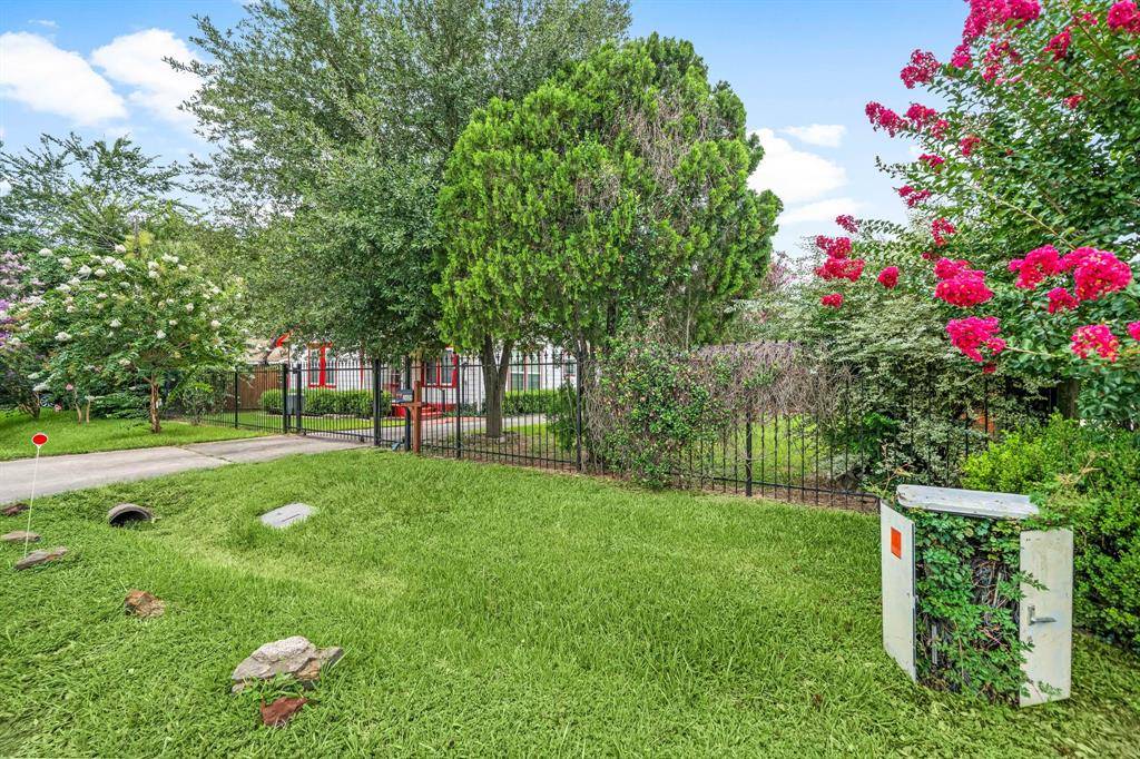 Houston, TX 77008,2609 Bevis ST