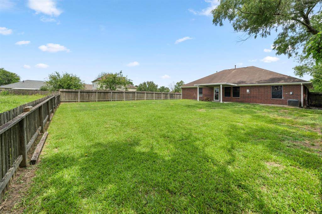 Dickinson, TX 77539,5802 Winding Brook DR