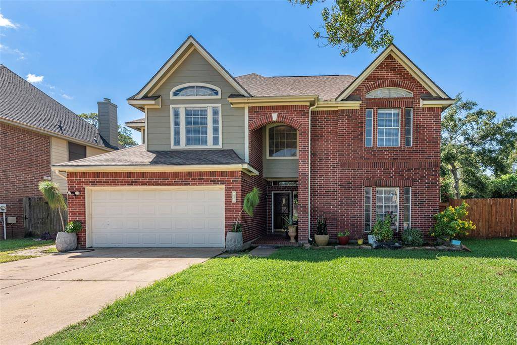 Highlands, TX 77562,915 Highland Woods DR