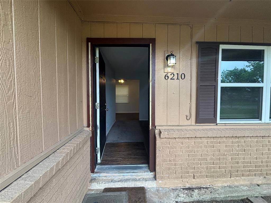 Houston, TX 77016,6210 Annunciation ST
