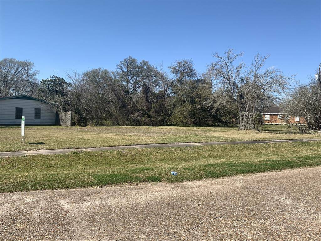 La Marque, TX 77568,600 Azalea DR