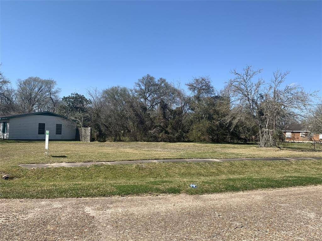 La Marque, TX 77568,600 Azalea DR