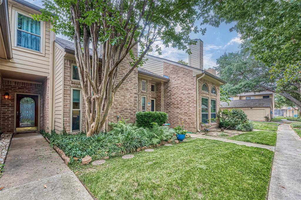 Houston, TX 77024,1015 Memorial Village DR #121