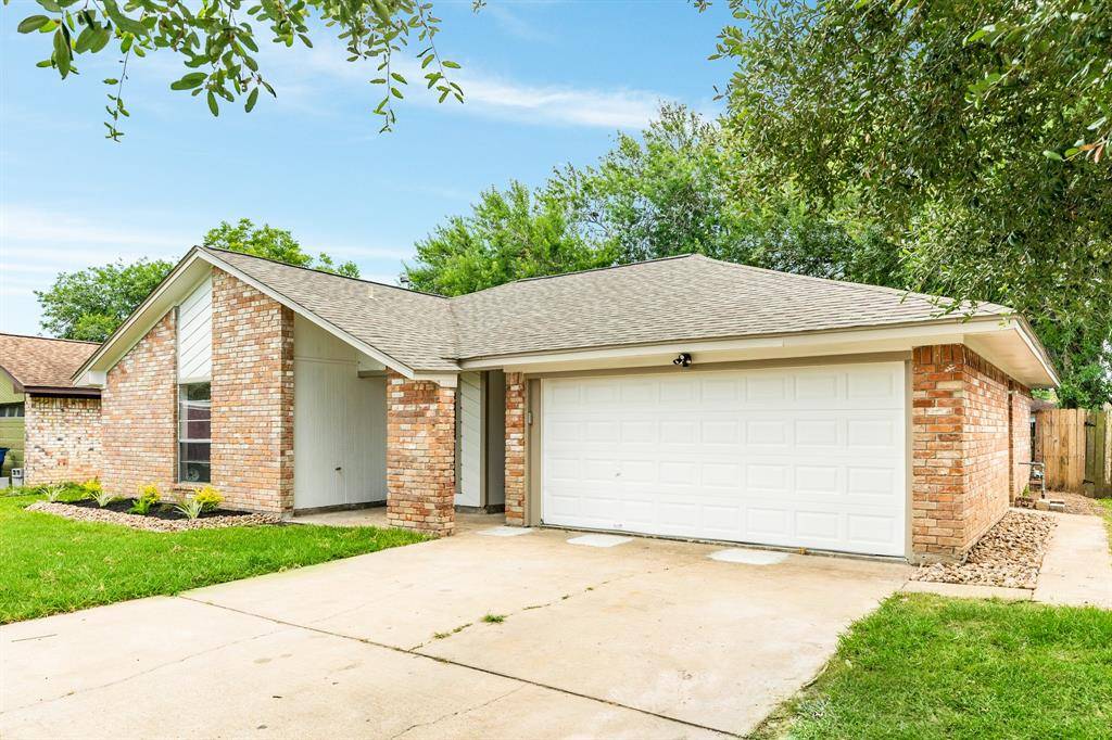 Angleton, TX 77515,1216 Clover DR