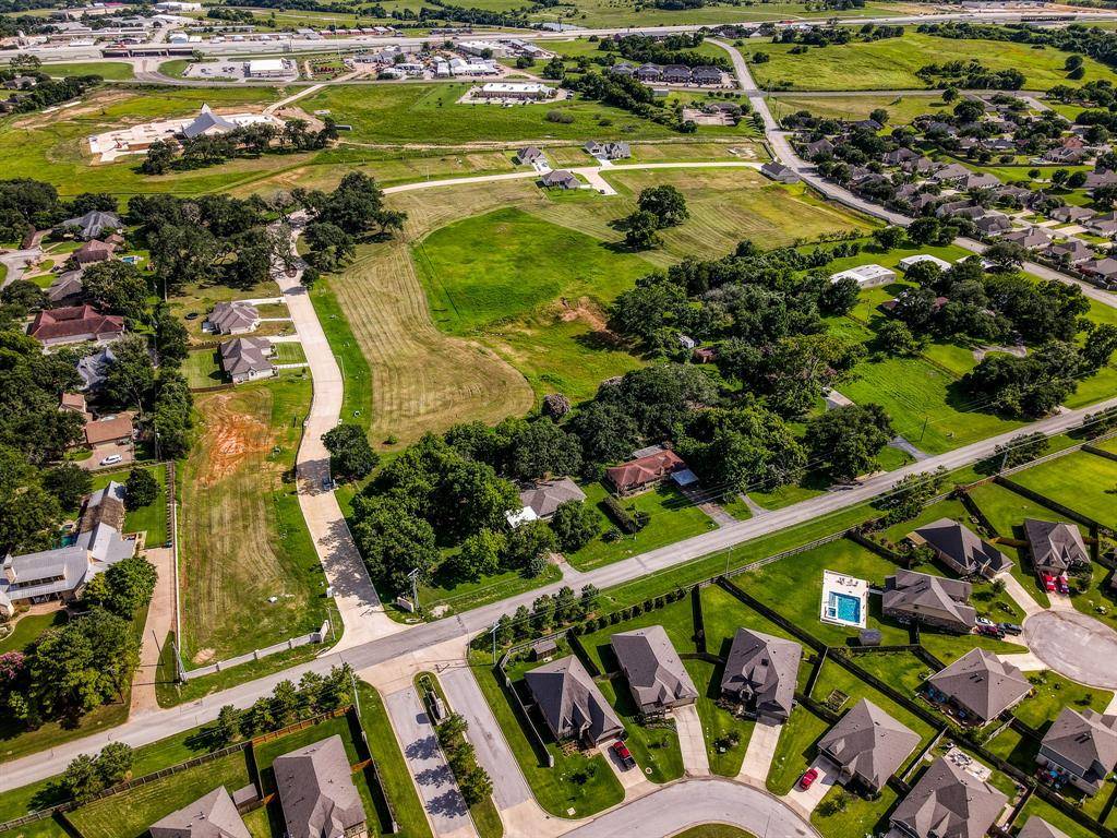 Brenham, TX 77833,2410 Oak Hollow LN