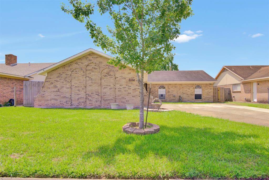 Pasadena, TX 77503,3104 Briar DR