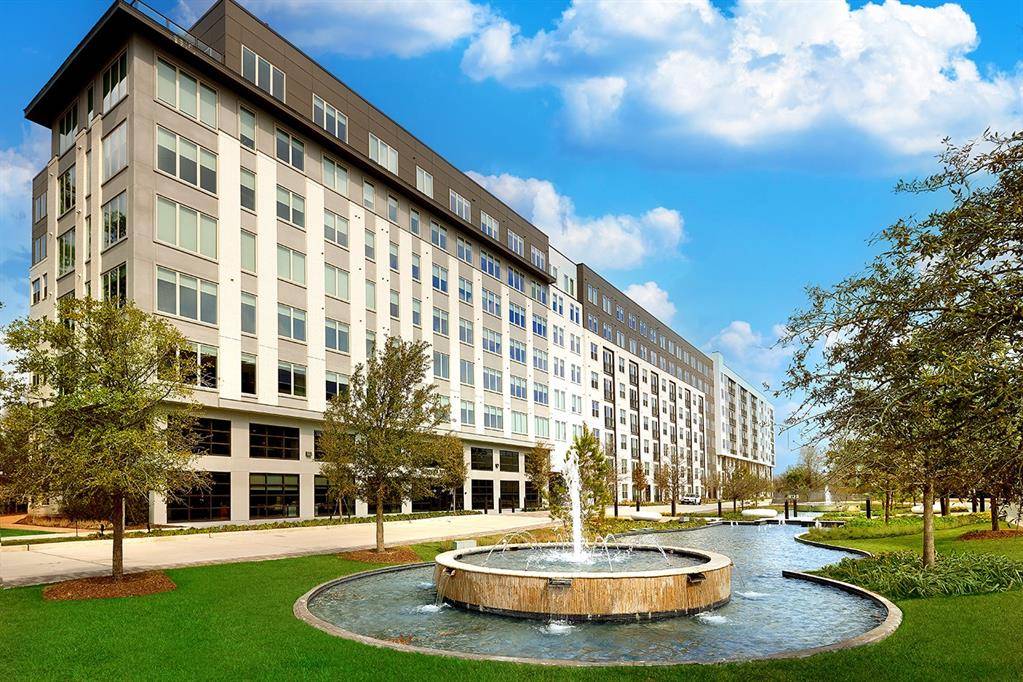 The Woodlands, TX 77380,8900 Six Pines DR #547