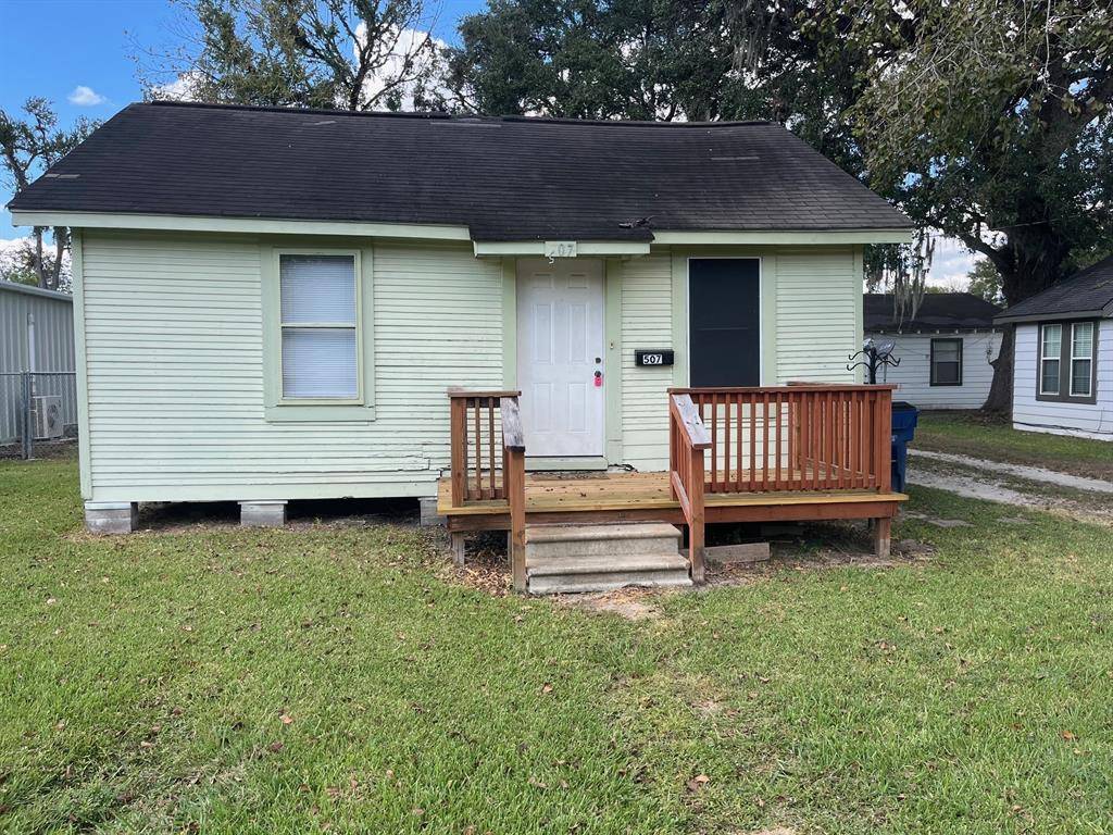 Sweeny, TX 77480,507 E 2nd ST