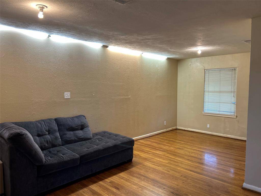 Houston, TX 77055,8506 Montridge DR