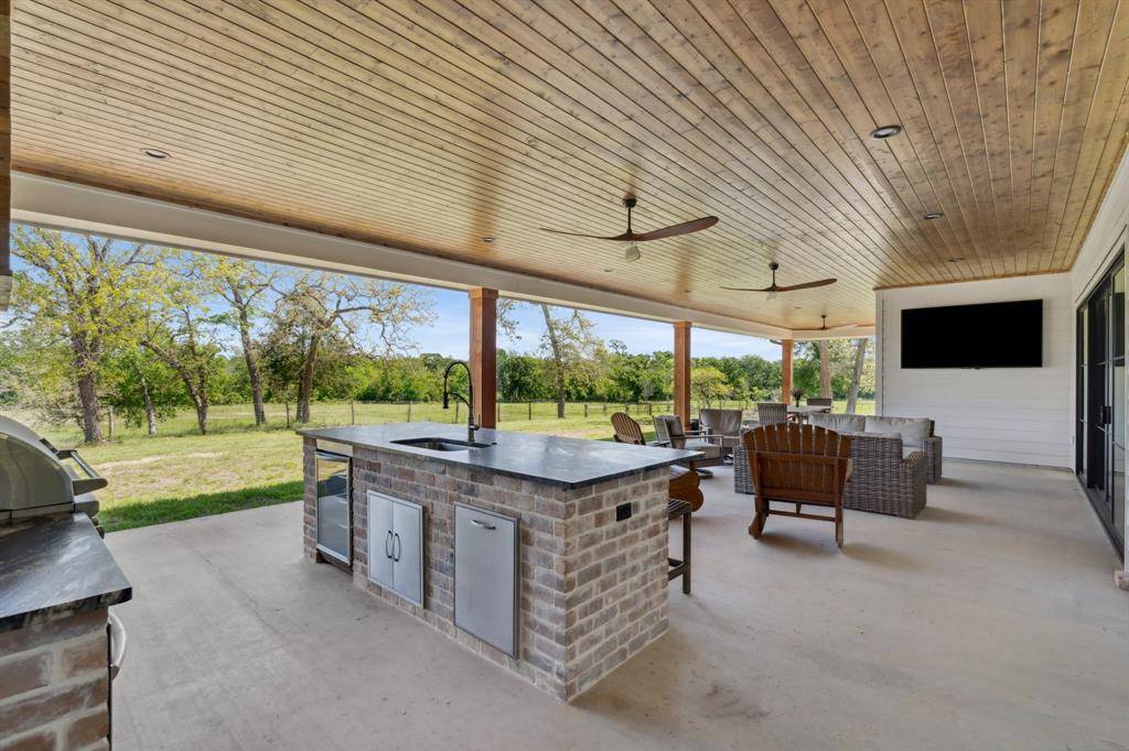 Bellville, TX 77418,4052 Kuykendall