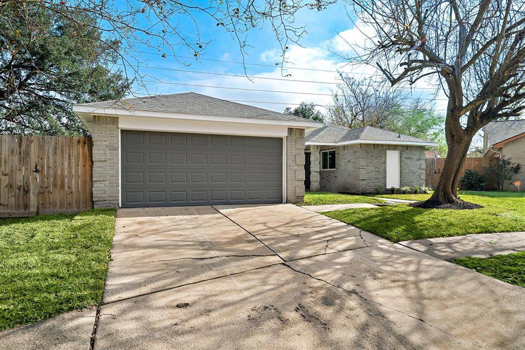 Pearland, TX 77584,1143 E Brompton DR