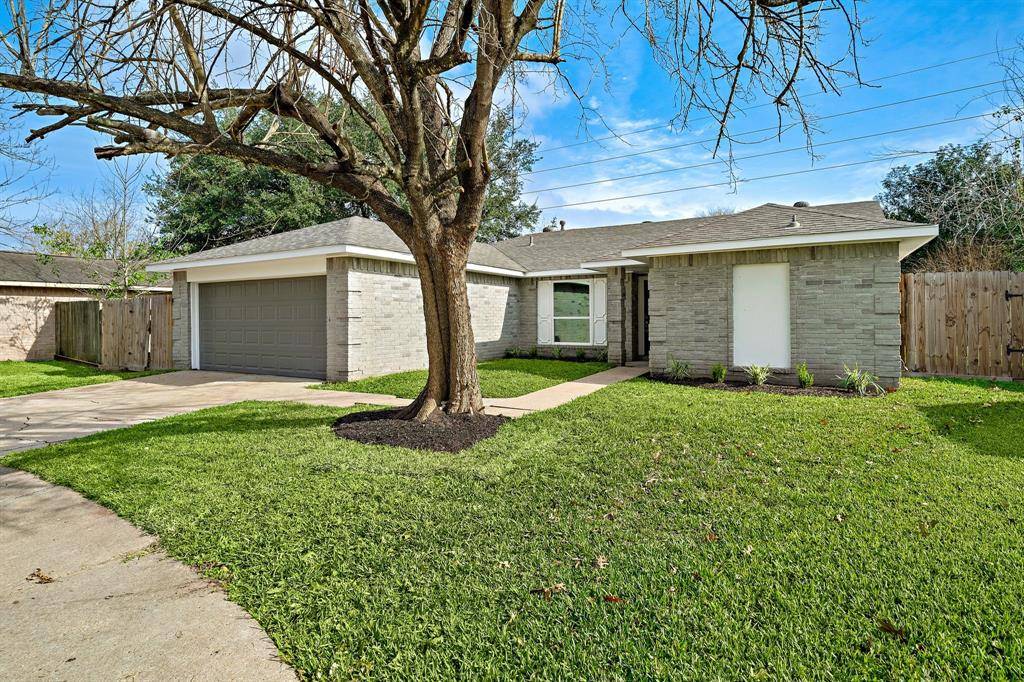 Pearland, TX 77584,1143 E Brompton DR