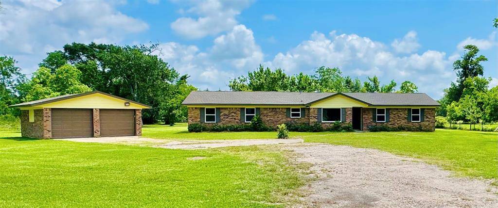 Sweeny, TX 77480,1434 County Road 878a