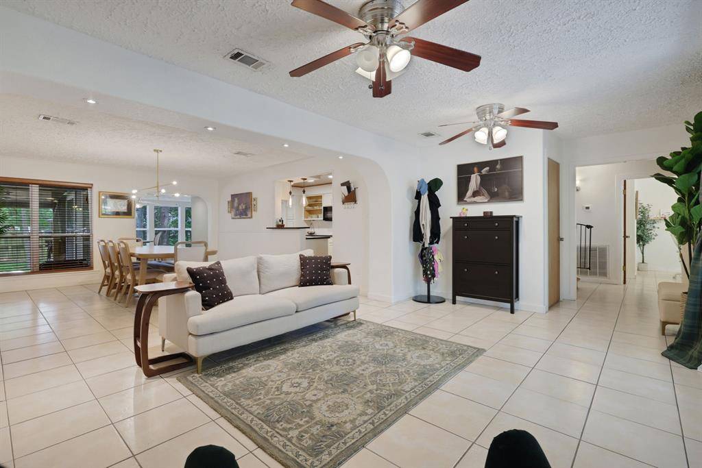 Conroe, TX 77301,105 N Delmont DR E