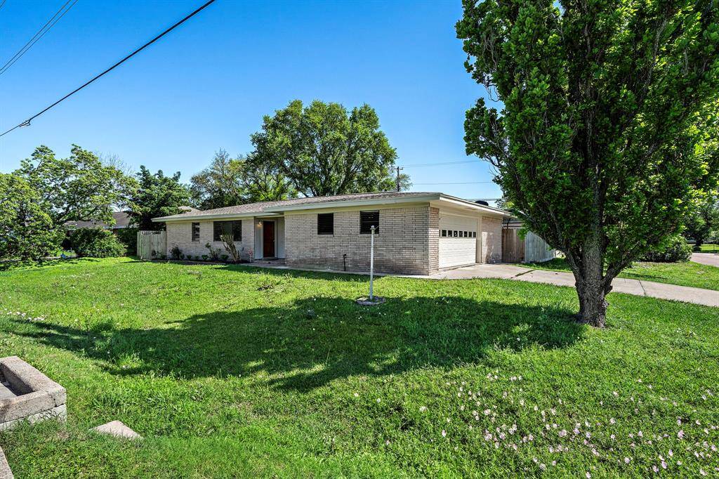 Texas City, TX 77590,1033 25th AVE N