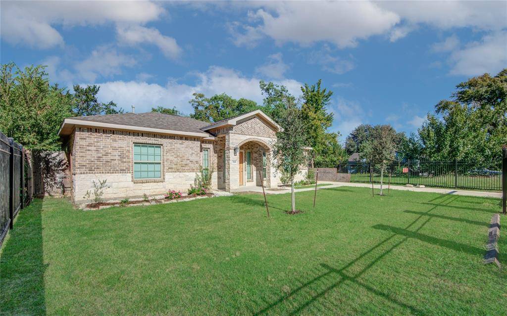 Houston, TX 77033,7818 Sharondale DR