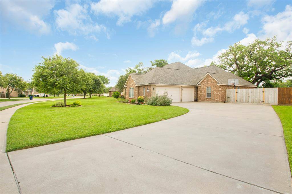 Angleton, TX 77515,1012 Enchanted Oaks DR