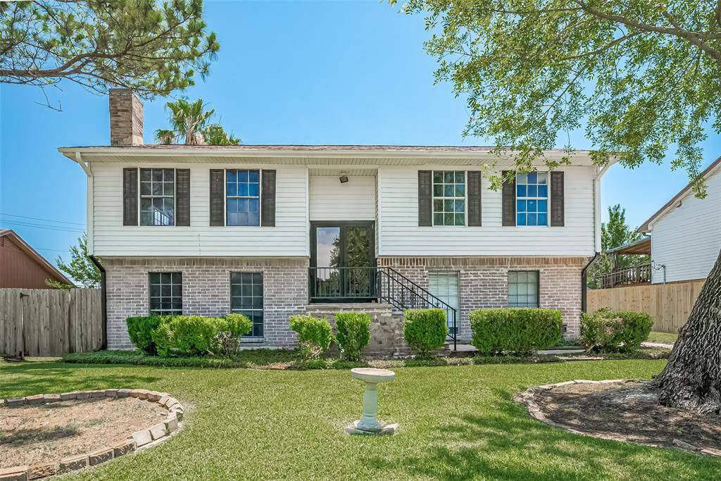 Friendswood, TX 77546,413 E Castle Harbour DR W