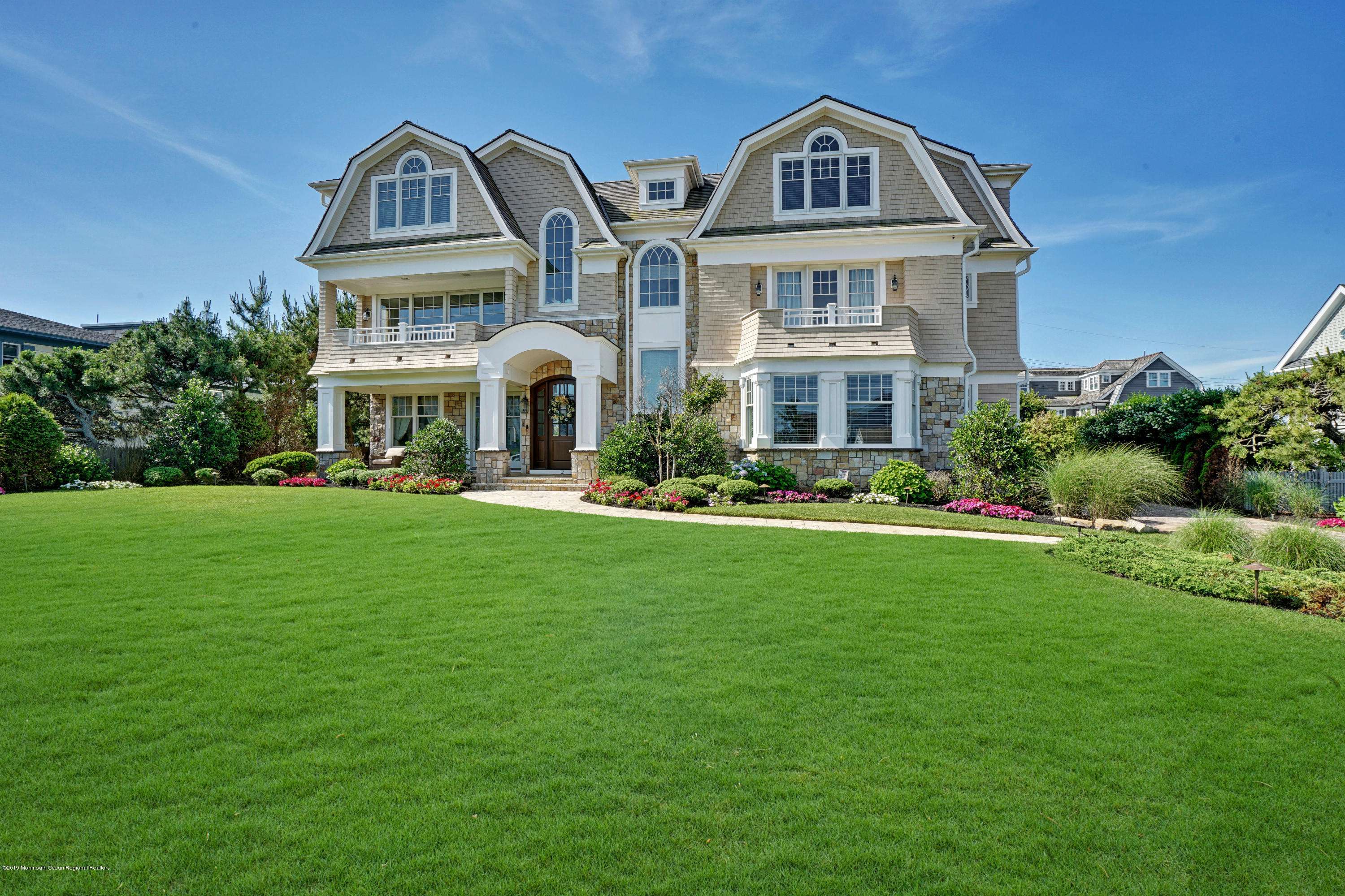 Sea Girt, NJ 08750,2 Neptune Place