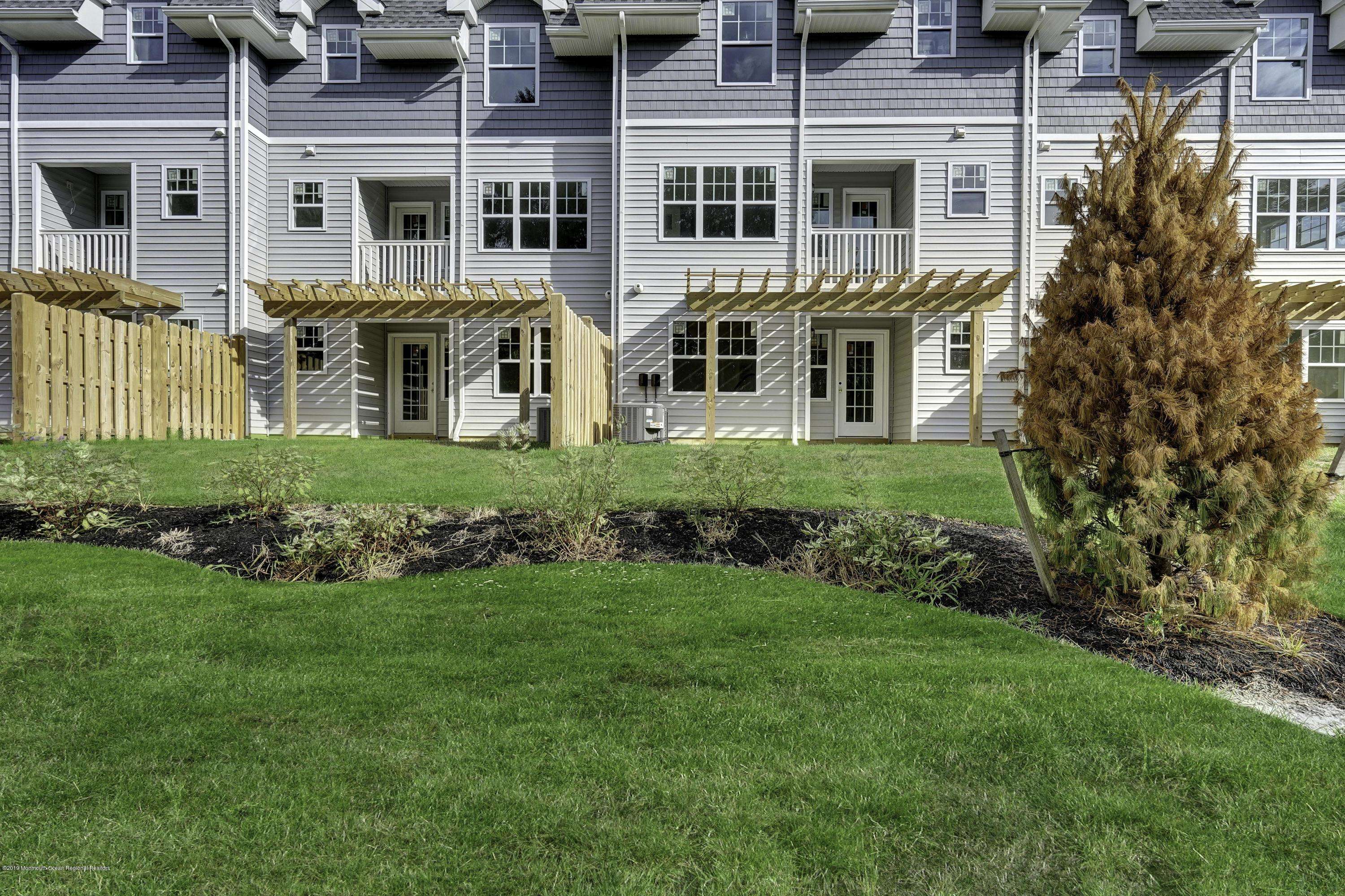 West Long Branch, NJ 07764,16 Fields Way